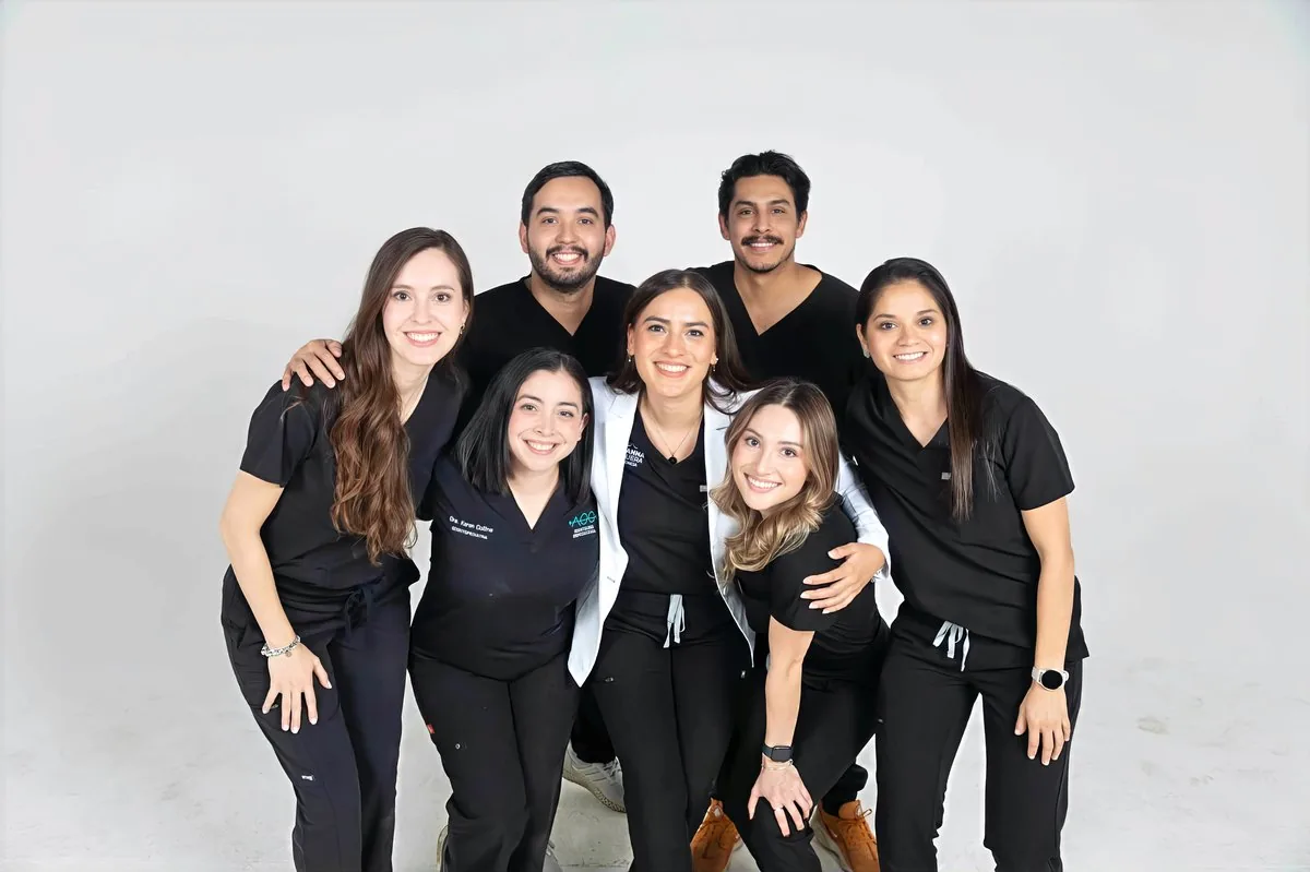 Equipo de especialistas dentales y ortodoncistas de Dra. Adrianna Oseguera en Mexicali